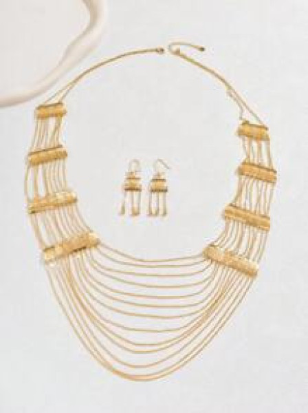 Gorgeous European and American style bridal jewelry set 3 pieces consisting of a pyramid rectangle engraved flower necklace, several layers and thread-decorated earrings