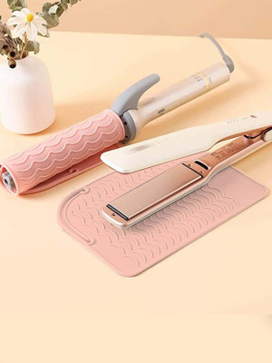 One piece portable hair straightener insulation pad / pink color